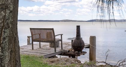 Casa Pacifica - A trip to Spain, 2 Hours From Sydney. Luxury Waterfront Villa, Escape, Relax, Reset.