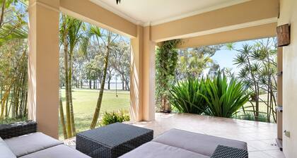 Casa Pacifica - A trip to Spain, 2 Hours From Sydney. Luxury Waterfront Villa, Escape, Relax, Reset.
