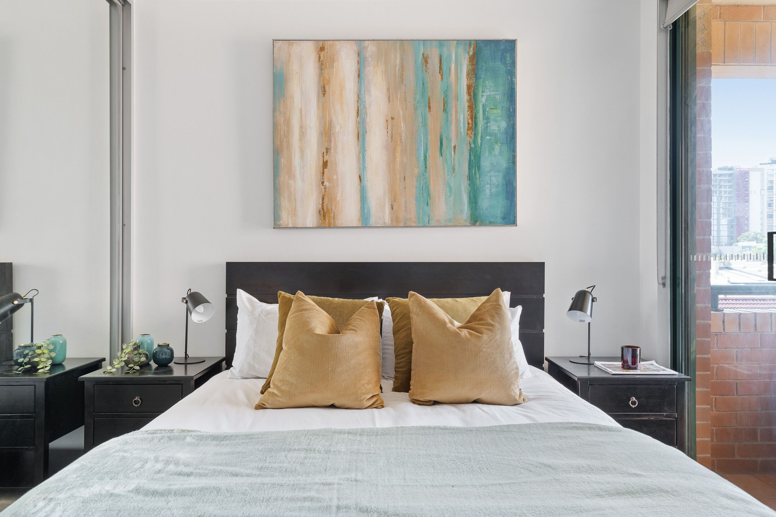 2 bedrooms, desk, iron/ironing board, travel cot