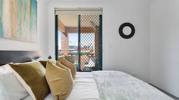 2 bedrooms, desk, iron/ironing board, travel cot