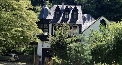 Ehemals zur Heimburg gehörendes Kutscherhaus in ruhiger Ortsrandlage.