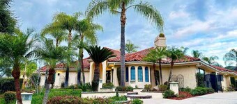 Dream Home with swimming pool & Jacuzzi