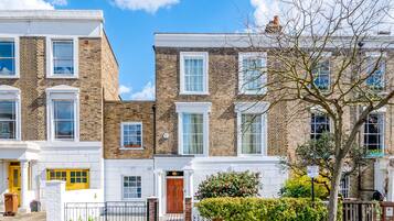 Basic House | Point of interest