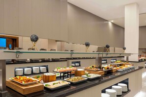 Daily continental breakfast (TRY 750 per person)