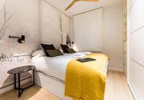 2 bedrooms, iron/ironing board, free WiFi, bed sheets - Bright apartment with terrace near Zurriola Beach (San Sebastián)