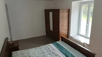 3 quartos, Wi-Fi de cortesia, roupa de cama