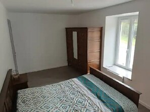 3 bedrooms, free WiFi, bed sheets - Appartement Dans les Gorges de La Sioule (Menat)