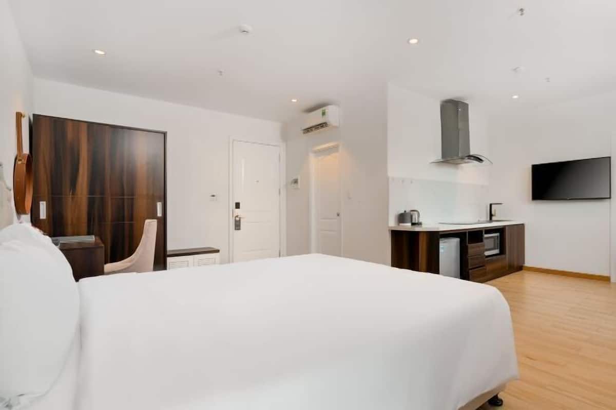 Memory-foam beds, desk, laptop workspace, blackout curtains