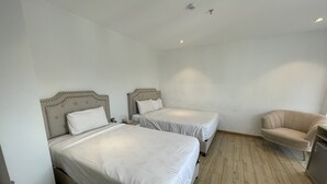 Deluxe Double Room, 1 Queen Bed, Non Smoking, City View - RHM Hotel (Da Nang)