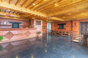 Lobby - Nagarkot Shangrila Resort (Baluwapati Deupur)