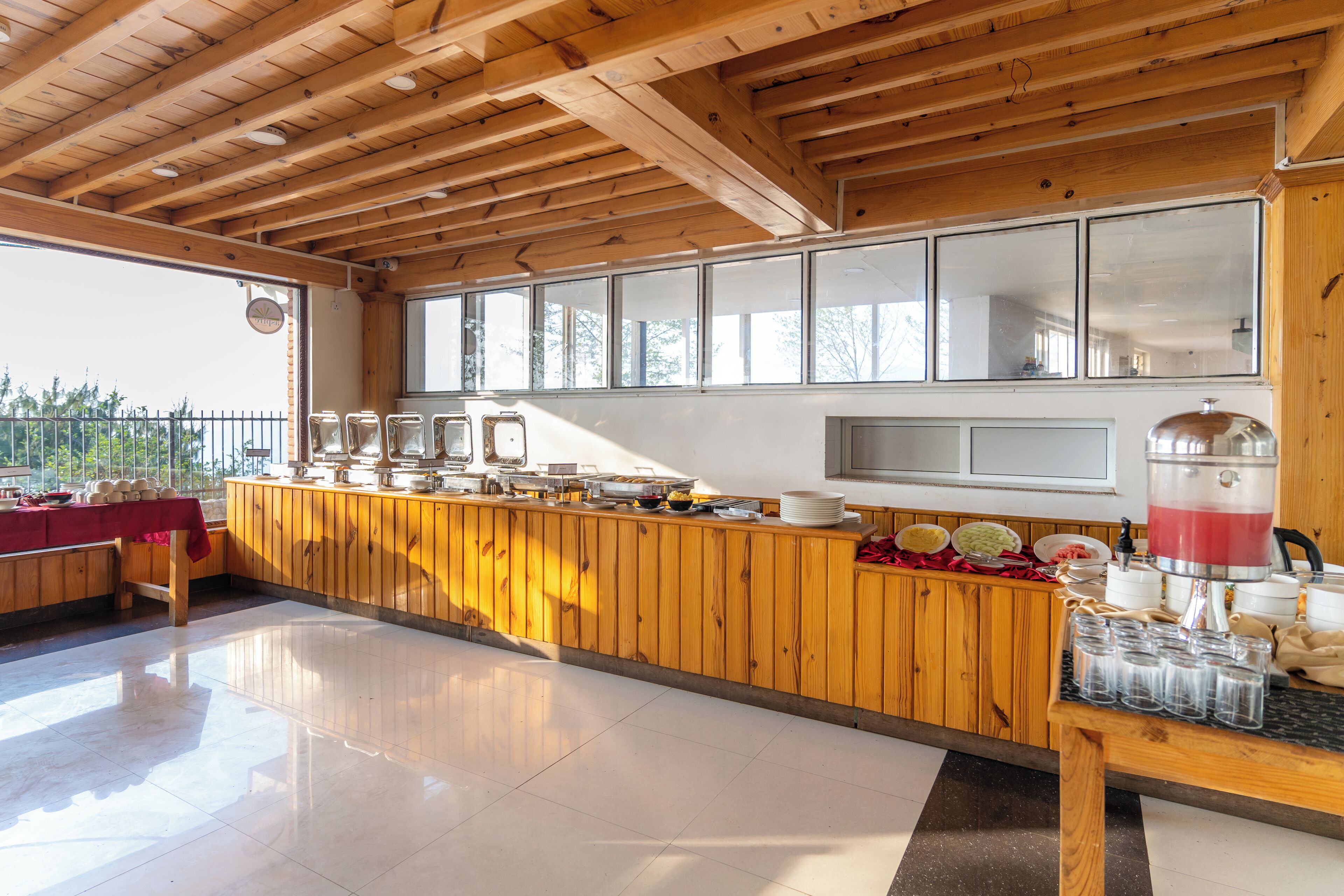 Desayuno estilo bufé