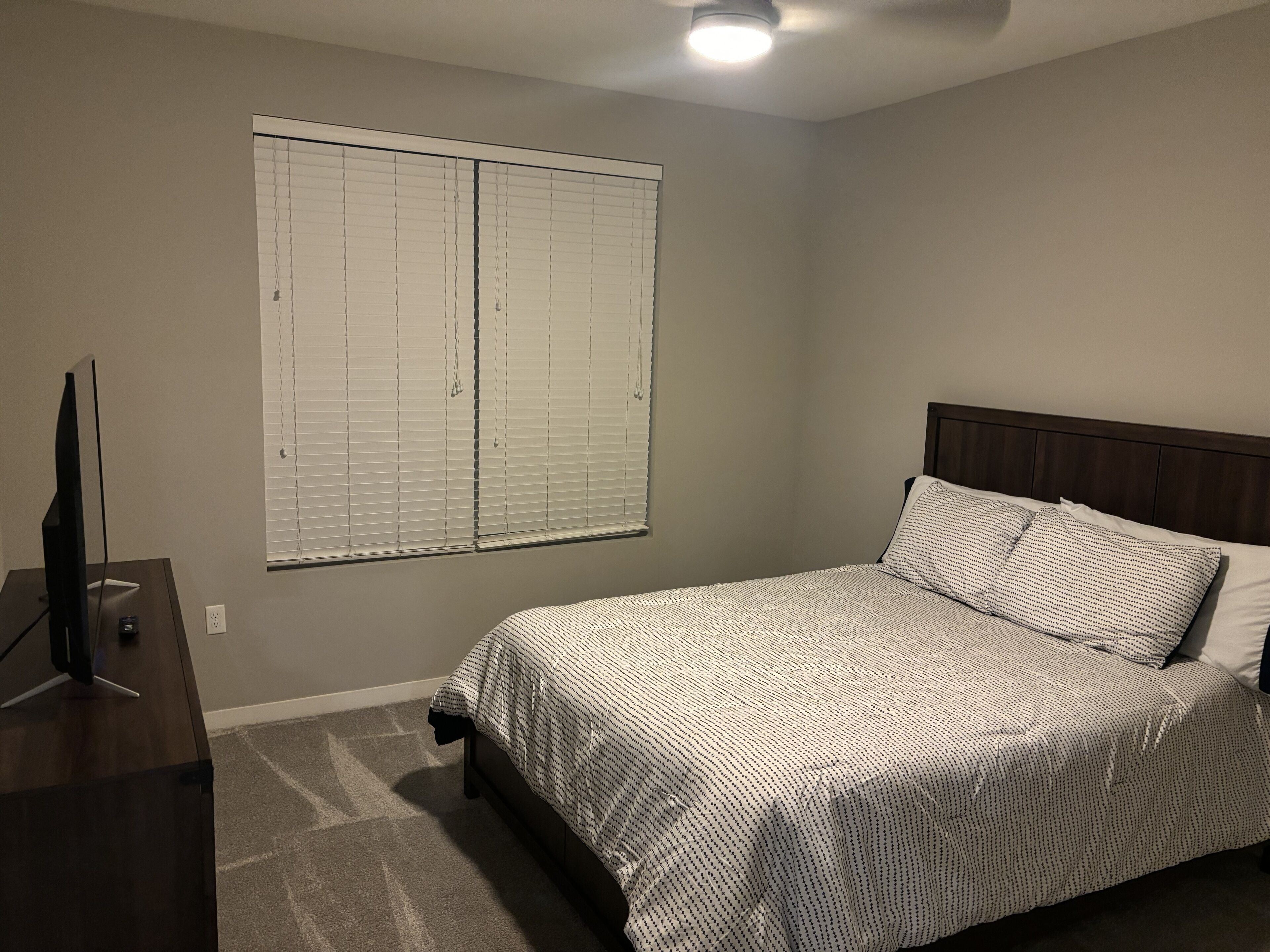 1 soverom, strykejern/-brett, wi-fi og sengetøy