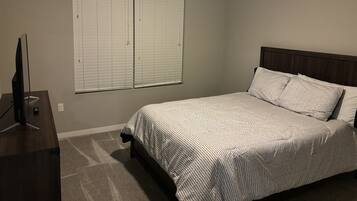 1 soverom, strykejern/-brett, wi-fi og sengetøy