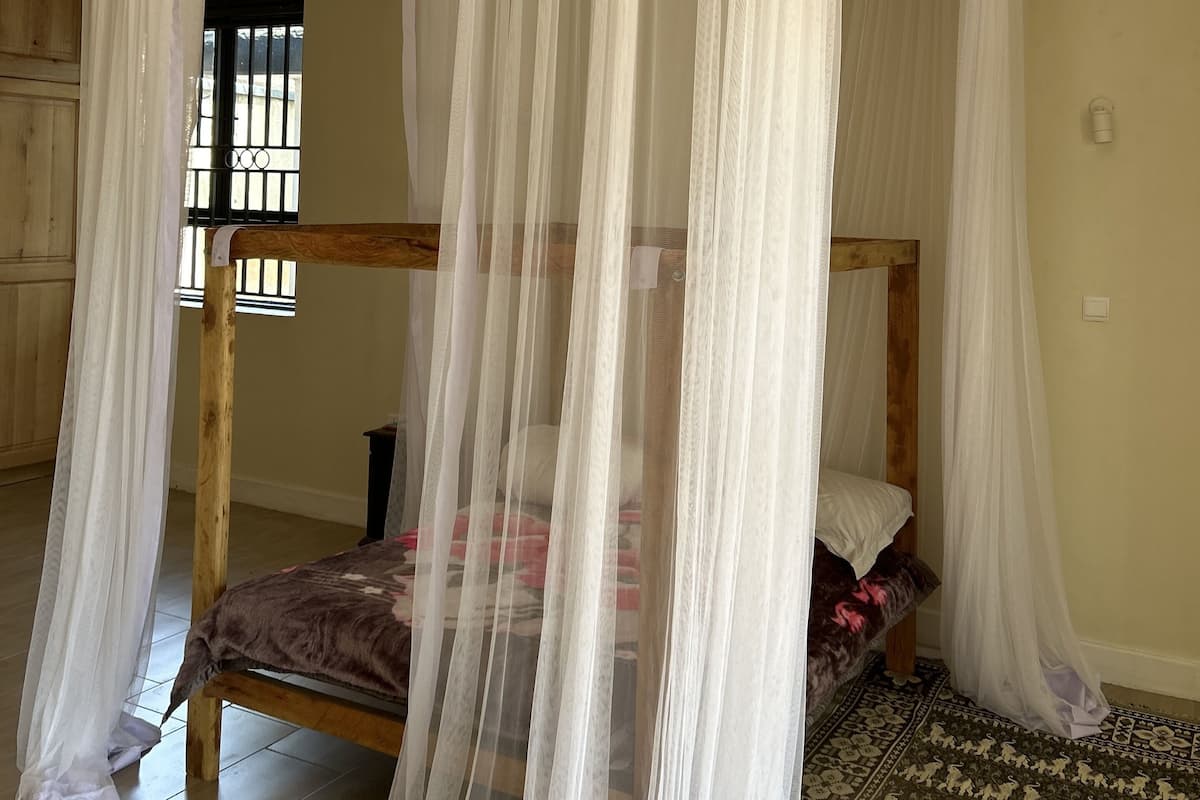 Classic Duplex, 1 Double Bed, Non Smoking, Lake View | Individually furnished, laptop workspace, blackout curtains