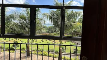 2 bedrooms, individually furnished, laptop workspace, blackout curtains