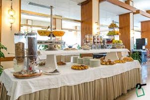 Colazione a buffet inclusa, servita tutte le mattine
