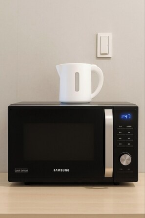 케이블 채널 시청이 가능한 45인치 평면 TV, 바닥 난방/온돌