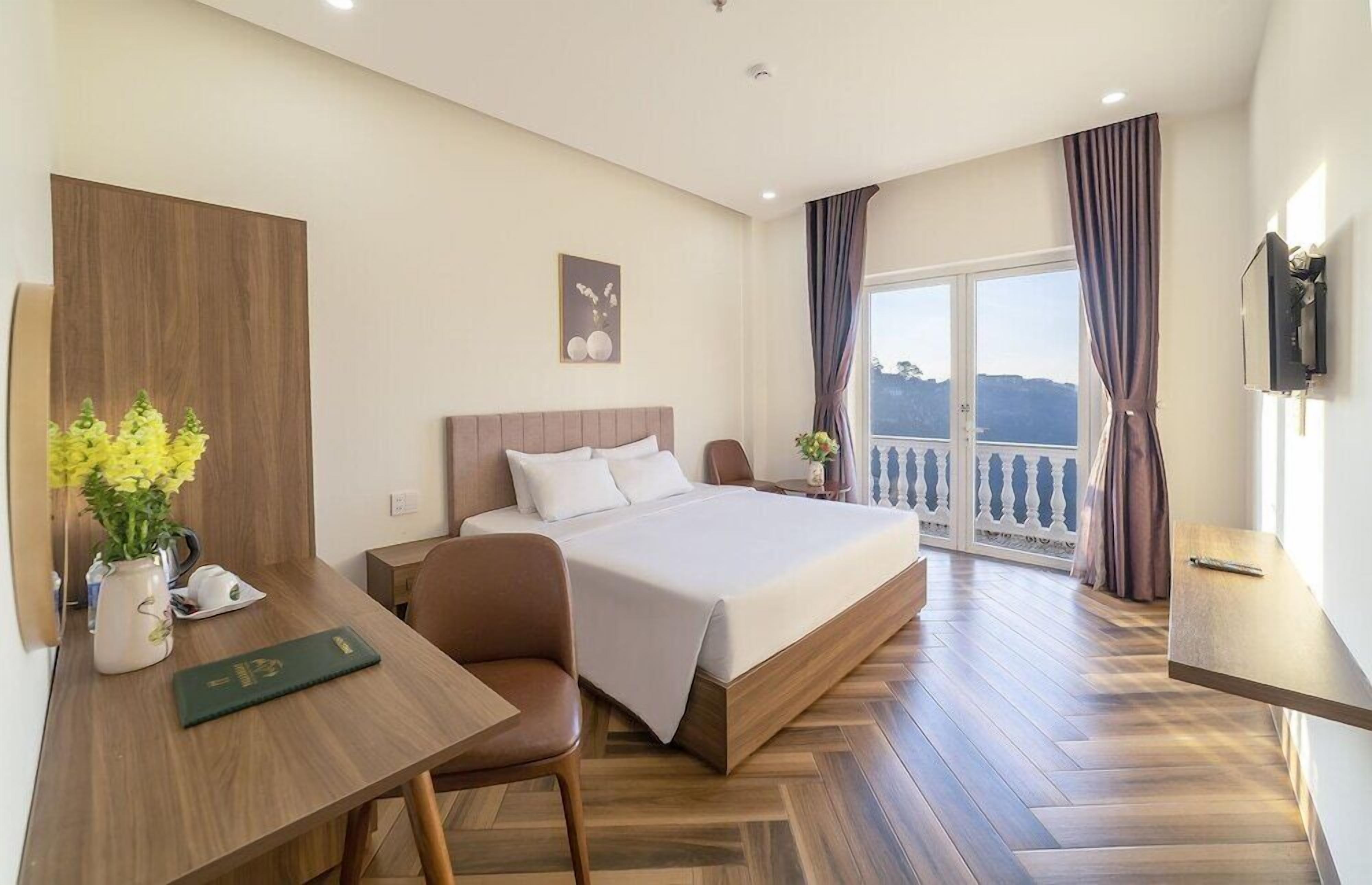 Desk, free WiFi, bed sheets