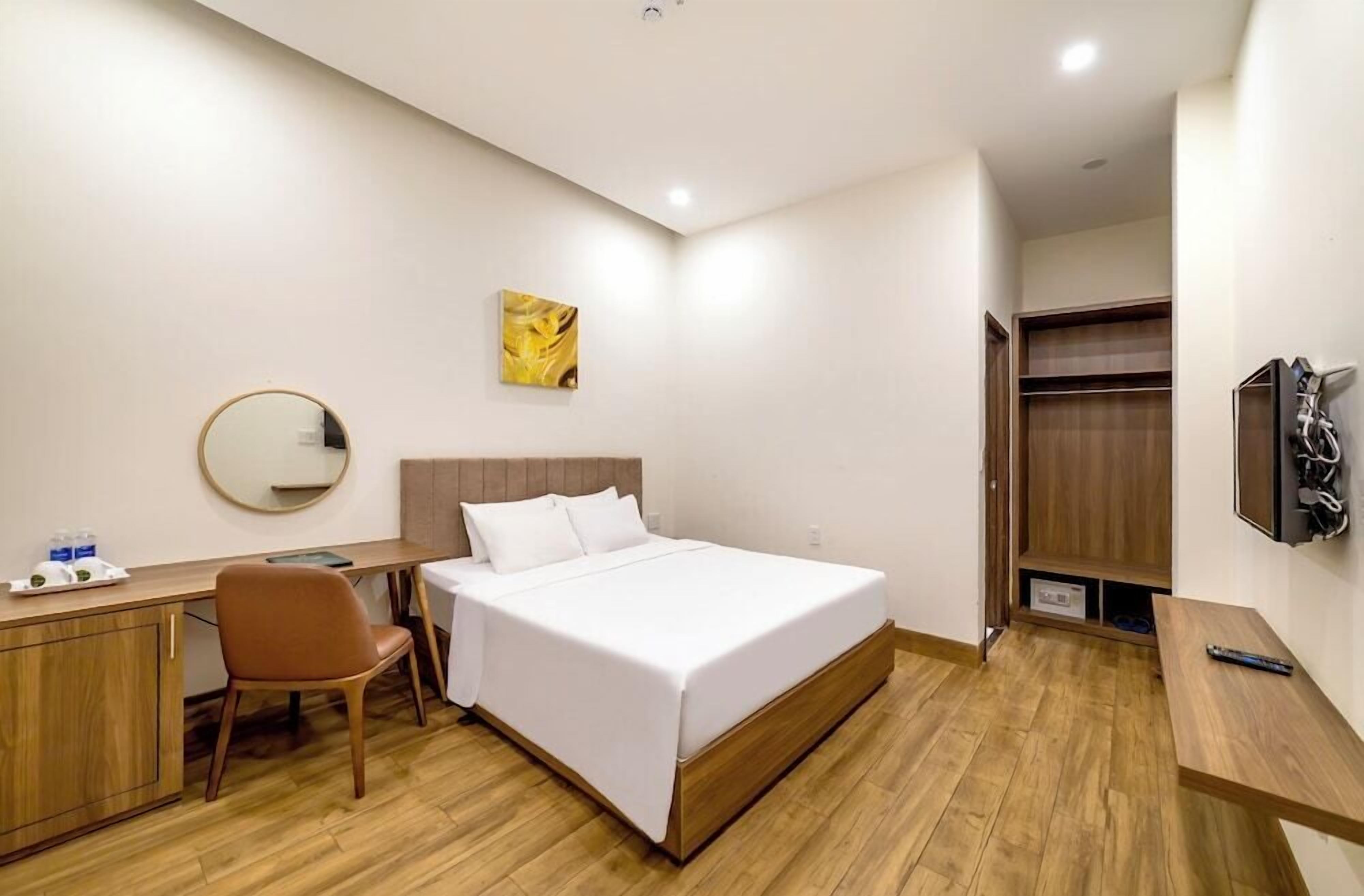 Desk, free WiFi, bed sheets