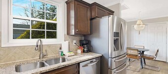 Charming Belmont Retreat - 3 beds & Private Yard