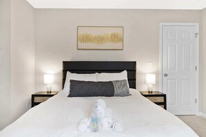 3 habitaciones, tabla de planchar con plancha, wifi y ropa de cama