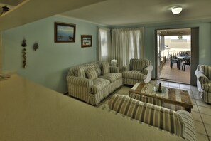 Living area - Top Deck Langebaan 6-sleeper (Langebaan)