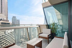 Property grounds - Downtown Dubai 3BR w/ Stunning Burj Khalifa & Fountain Views (Downtown)