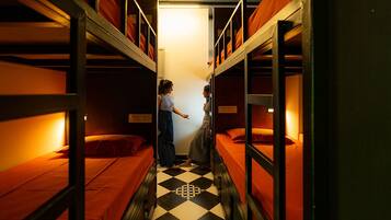 Wi-fi (inkludert) og sengetøy