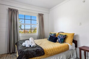 Unclassified image, 2 of 25, button