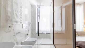 Executive-Suite | Badezimmer | Hausschuhe