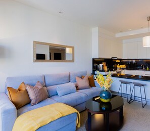 52-inch flat-screen TV with cable channels, streaming services, offices - Stylish 1BR unit Address Marina (Dubai)
