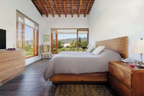 8 chambres, Wi-Fi, draps fournis