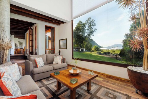 Casa El Arco: Lakefront property in Valle de Bravo