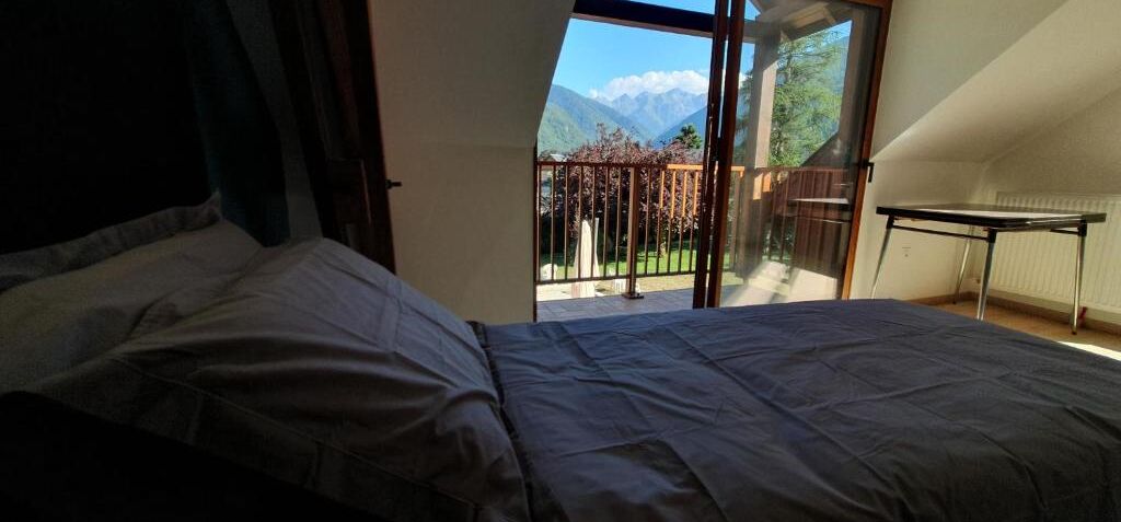 6 habitaciones, escritorio, tabla de planchar con plancha y wifi gratis 