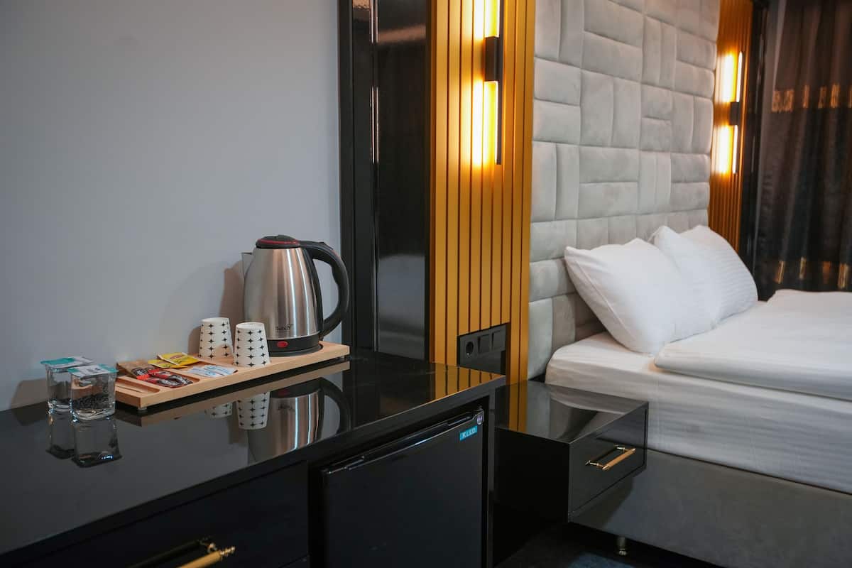 1 bedroom, Egyptian cotton sheets, premium bedding, minibar