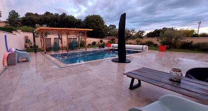 La Maisonnette des trois oliviers au carrefour du Vaucluse Drome ArdĂšche