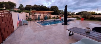 Maisonnette au Carrefour du Vaucluse Drome Ardèche