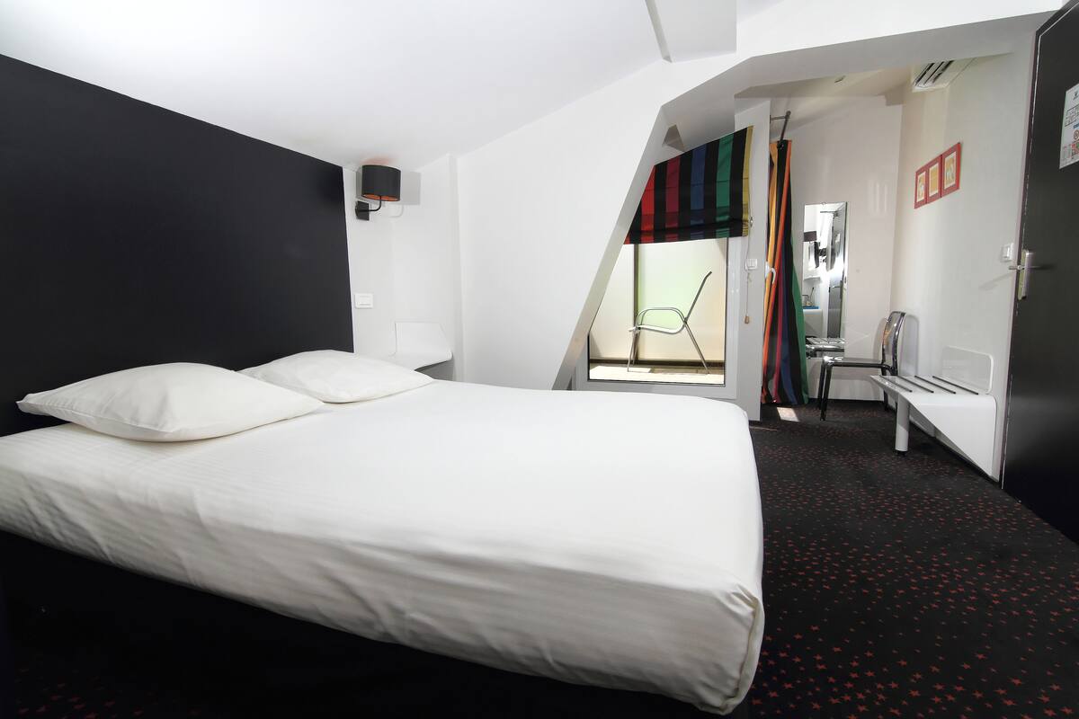 Habitación estándar | Escritorio, wifi gratis, ropa de cama