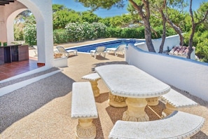 Outdoor dining - Villa con Piscina y Terraza con Vistas al mar (Cala Morell)