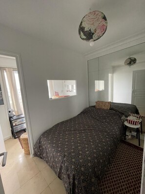 4 quartos, ferros/tábuas de passar roupa, Wi-Fi, roupa de cama