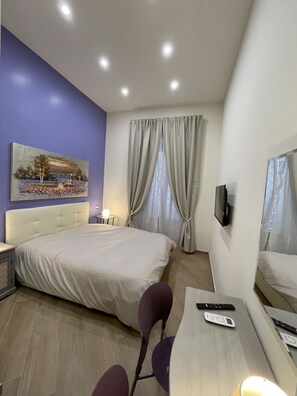 Stanza Lilla 3 | Zimmersafe, Schreibtisch, Verdunkelungsvorhänge, schallisolierte Zimmer