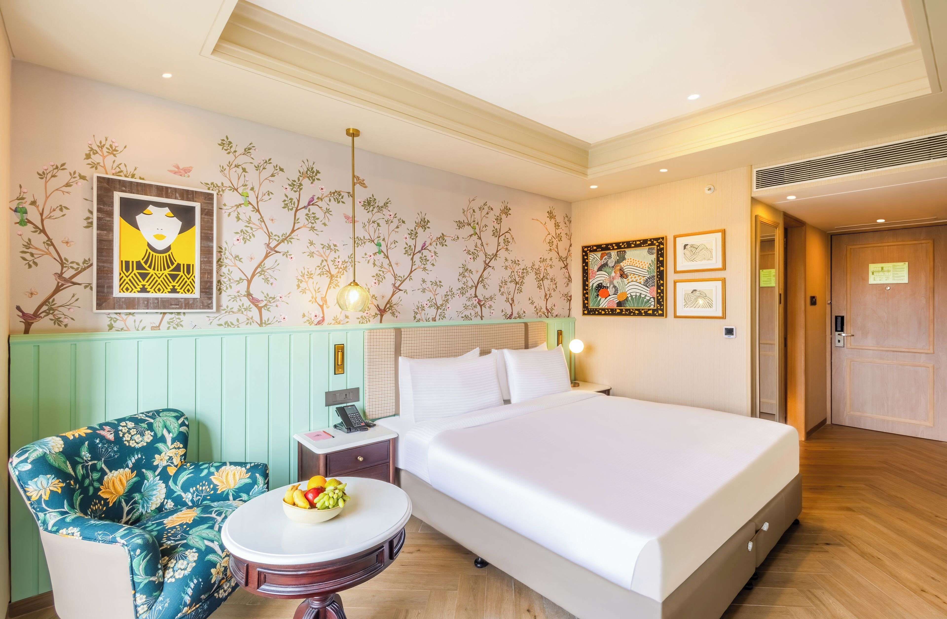 Deluxe kamer, uitzicht op heuvels | Individueel gedecoreerd, individueel gemeubileerd, een bureau