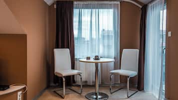1 dormitorio, ropa de cama de alta calidad, edredones de plumas