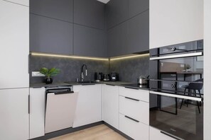 Fridge, microwave, oven, stovetop