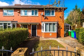 Exterior - Nice Three Bedroom In Manchester (Manchester)