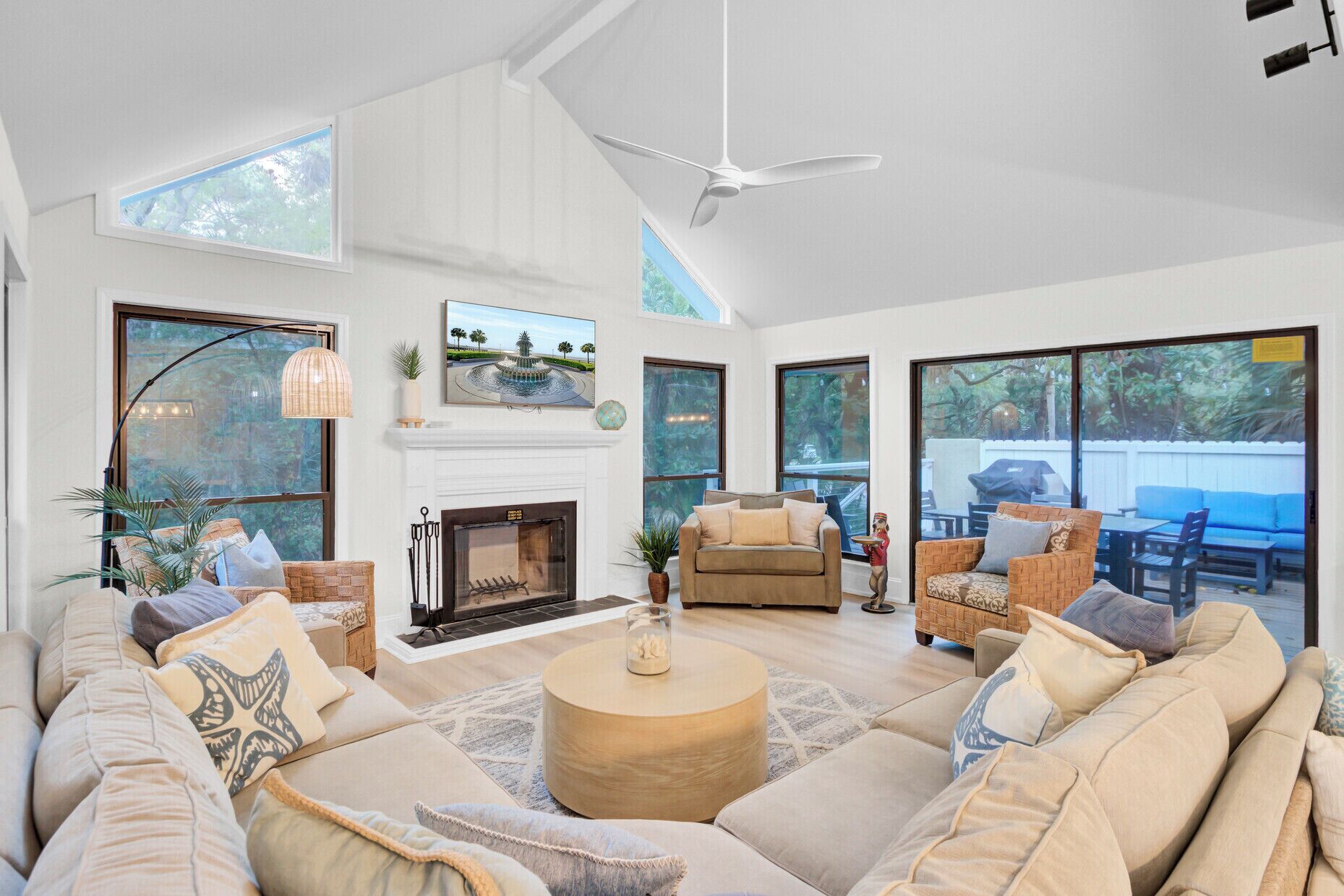 TV connectée, table de tennis de table, imprimantes