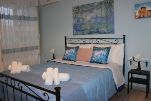 2 bedrooms, iron/ironing board, travel cot, free WiFi