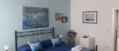 2 makuuhuonetta, silitysrauta/-lauta, vauvan matkasänky, ilmainen Wi-Fi