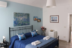 2 bedrooms, iron/ironing board, travel crib, free WiFi