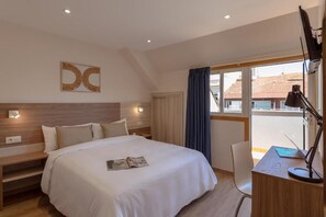 Superior Studio, Balcony | Iron/ironing board, free cots/infant beds, free WiFi, bed sheets